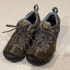 Keen Women's Brown and Gray Athletic Shoes